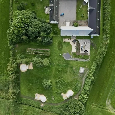 Wellnessglamping For 2 Personer Solsikkemarken Tylstrup