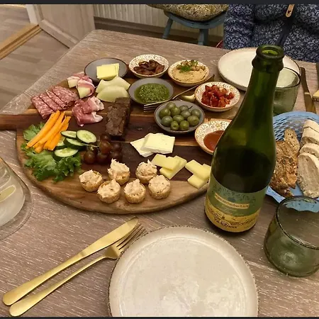 Wellnessglamping For 2 Personer Solsikkemarken Feriehus Tylstrup