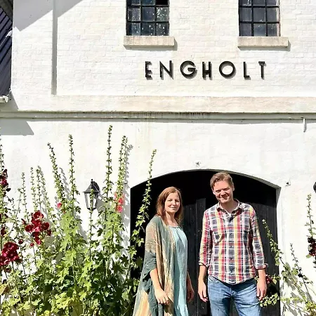 Wellnessglamping For 2 Personer Solsikkemarken Feriehus Tylstrup